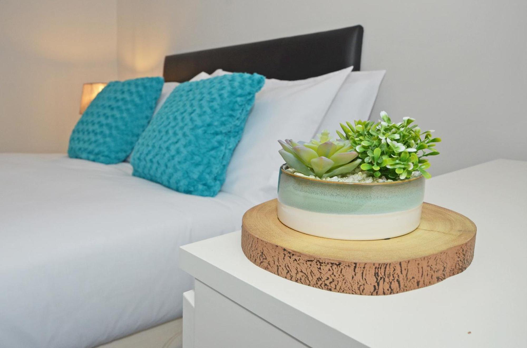 Townhouse Plus @ London Road Stoke ภายนอก รูปภาพ