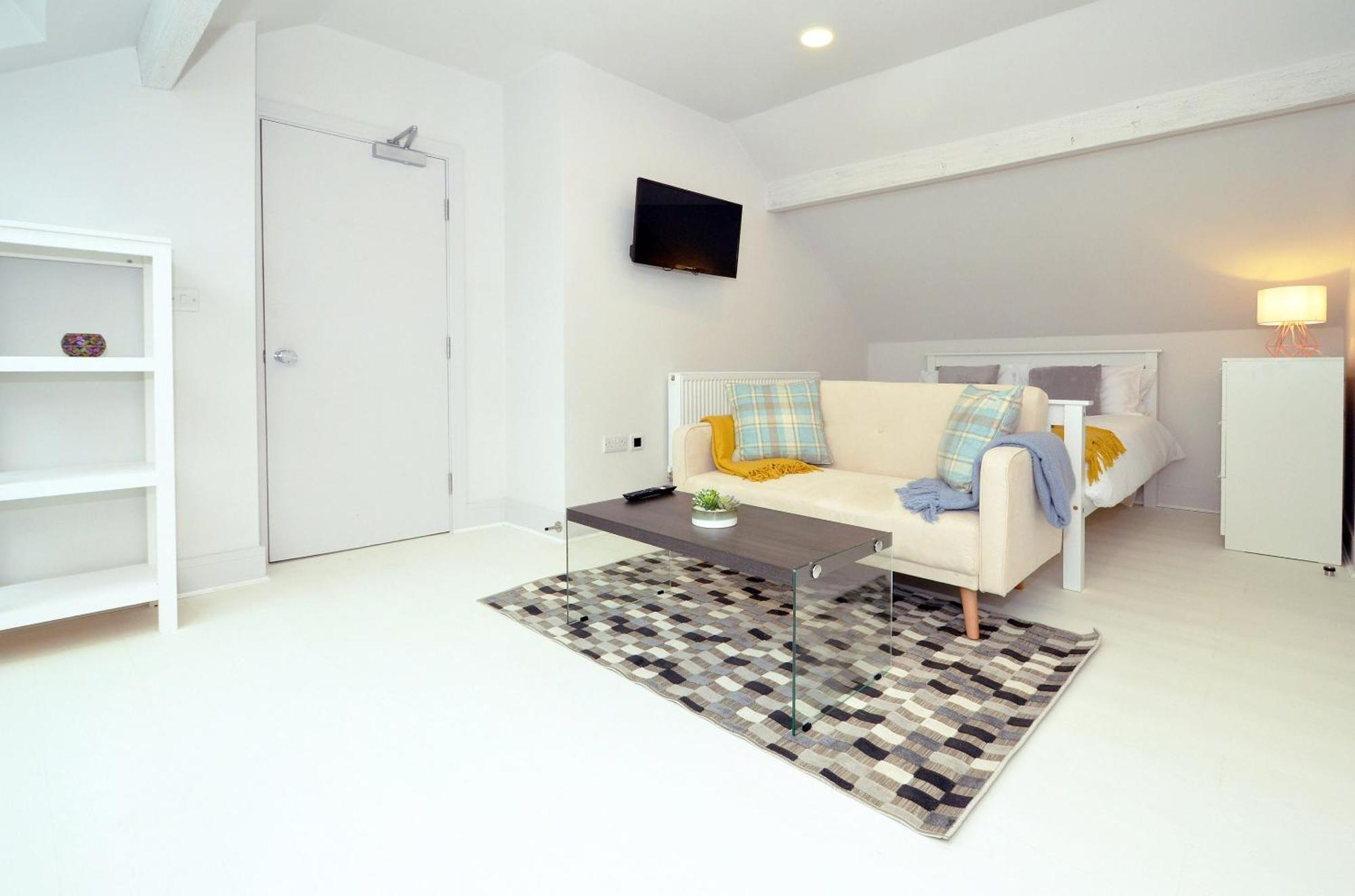 Townhouse Plus @ London Road Stoke ภายนอก รูปภาพ
