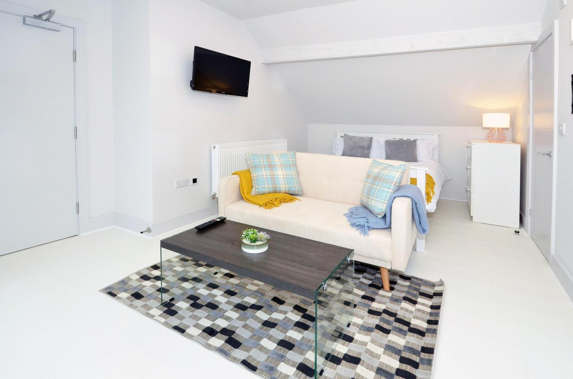 Townhouse Plus @ London Road Stoke ภายนอก รูปภาพ