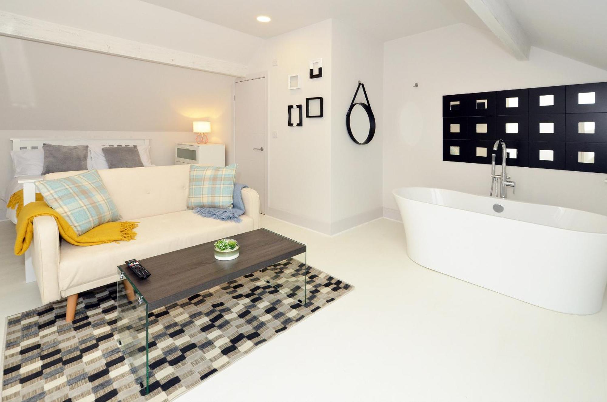 Townhouse Plus @ London Road Stoke ภายนอก รูปภาพ